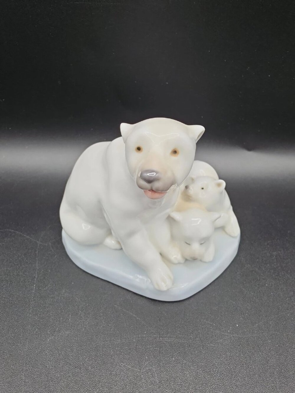 VTG 1986 Lladro Winter White Polar Bear Mama and 2 Cubs Figure Spain